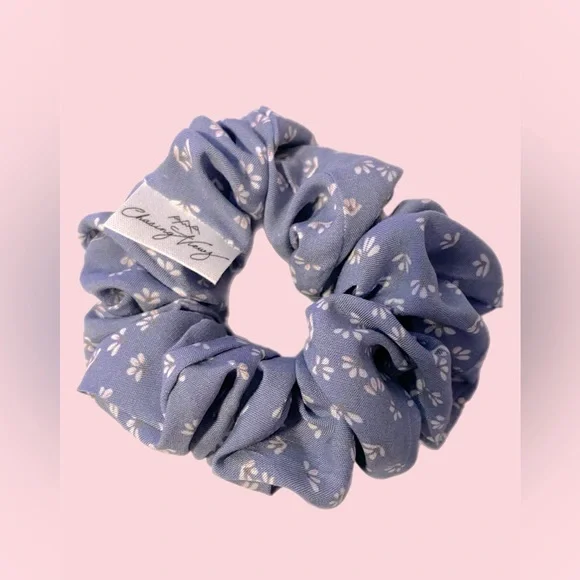 Scrunchie - Picture 1 of 1